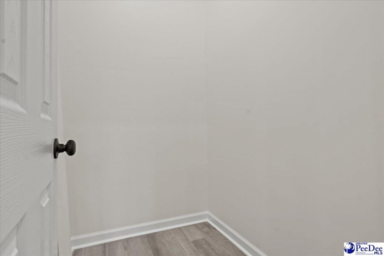 523 S Main Photo 15