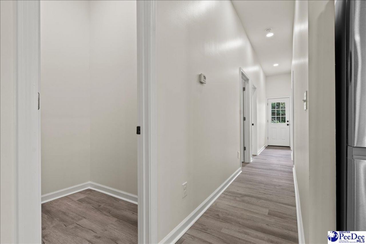 523 S Main Photo 16