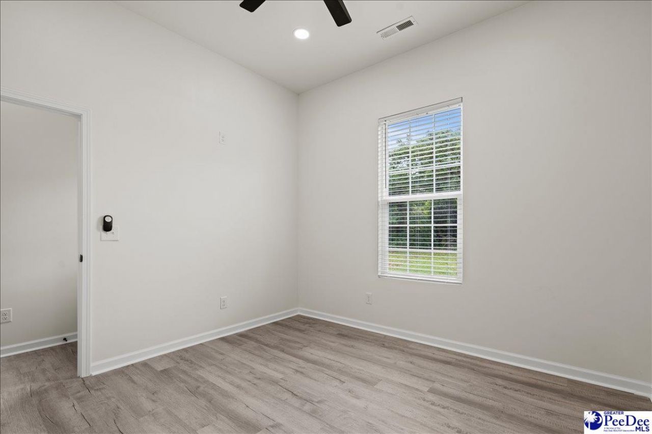523 S Main Photo 20