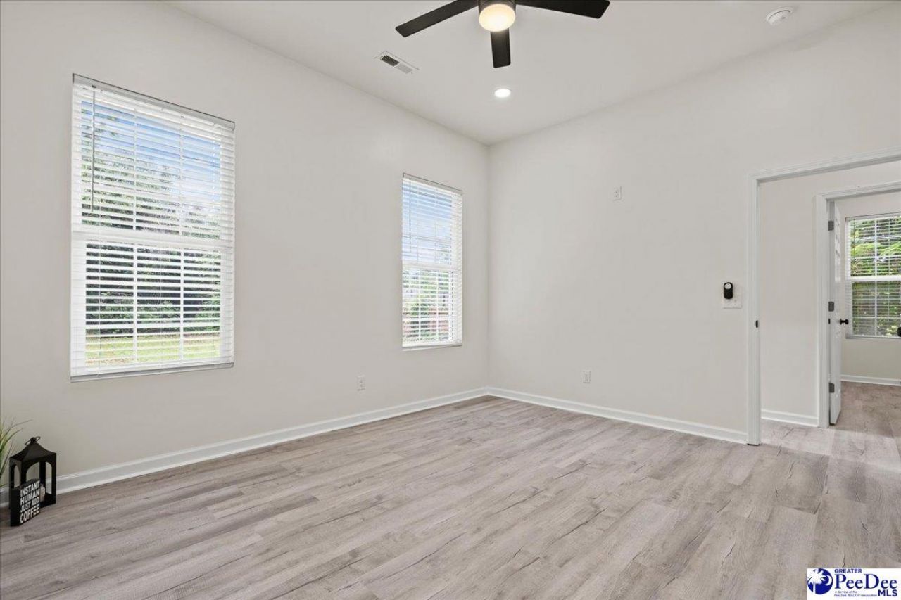 523 S Main Photo 21