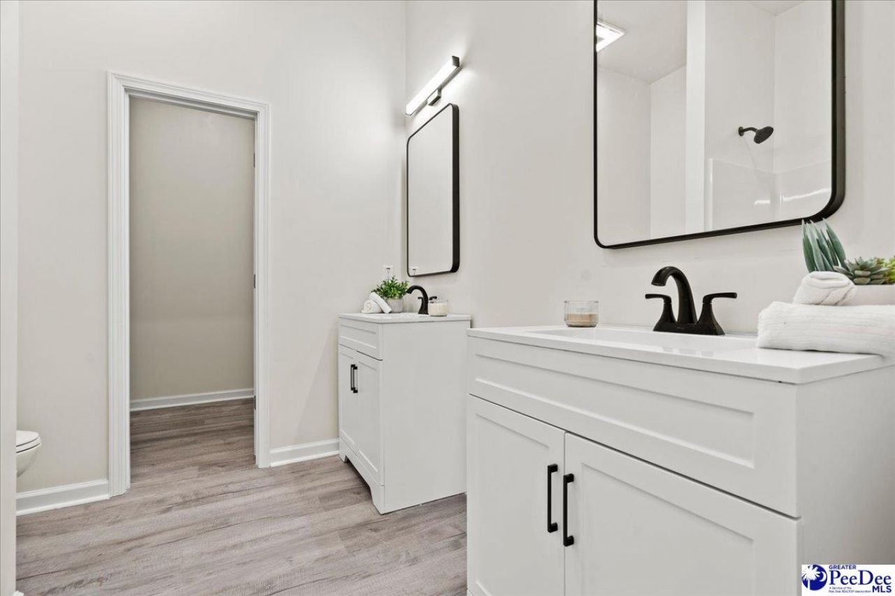 523 S Main Photo 24