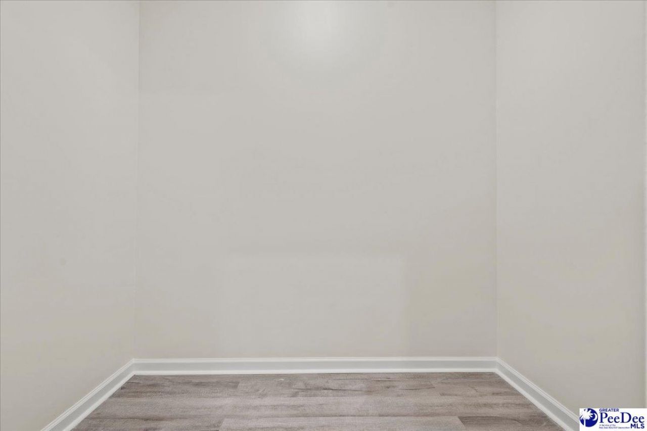 523 S Main Photo 27