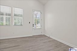 523 S Main photo 4