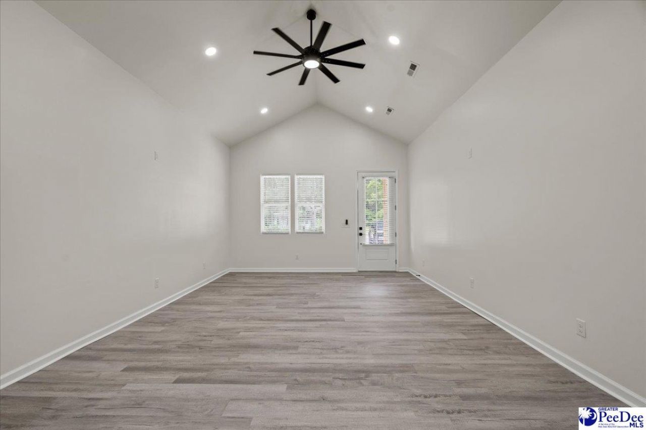 523 S Main Photo 6