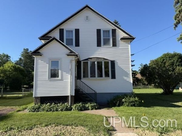 241 E Michigan Avenue, Ironwood, MI 49938