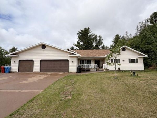 250 Copper Street, Ishpeming Twp, MI 49849
