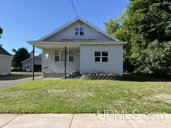 155 E Coolidge Avenue, Ironwood, MI 49938