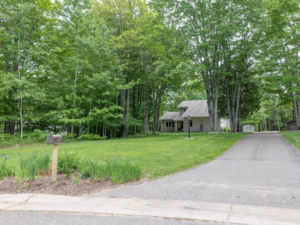 935 W Orianna Drive, Marquette, MI 49855