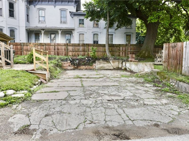 329 E Bowman Street , Wooster, OH 44691 Photo 12