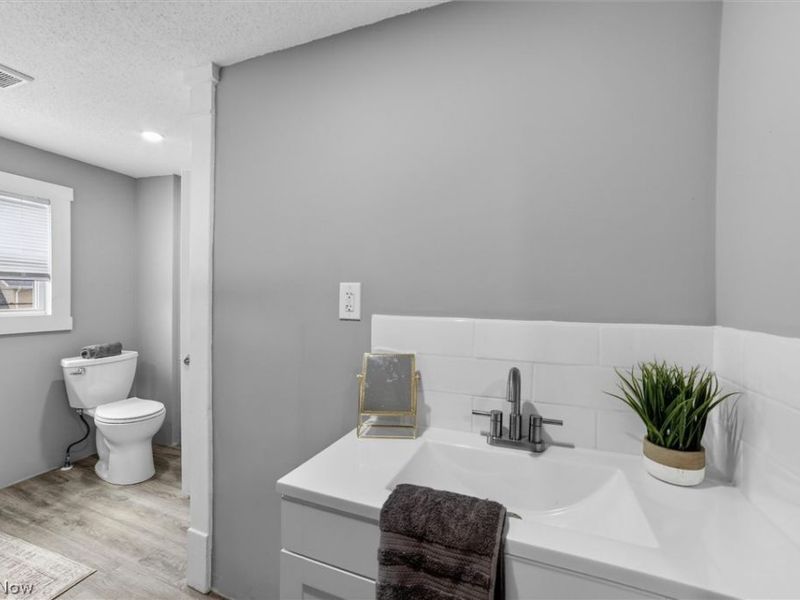 843 Chester Avenue , Akron, OH 44314 Photo 18