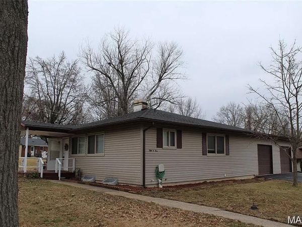 5003 Cavalier Court , Godfrey, IL 62035