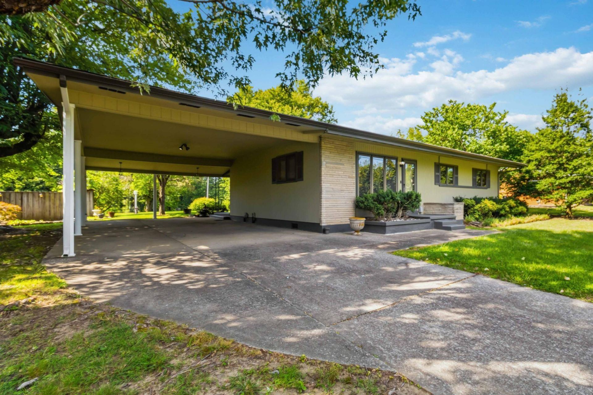 31 Garland Avenue, Corbin, KY 40701 Main Photo