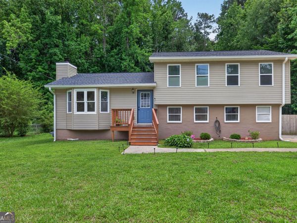 95 S Meadowcliff Circle, Carrollton, GA 30116