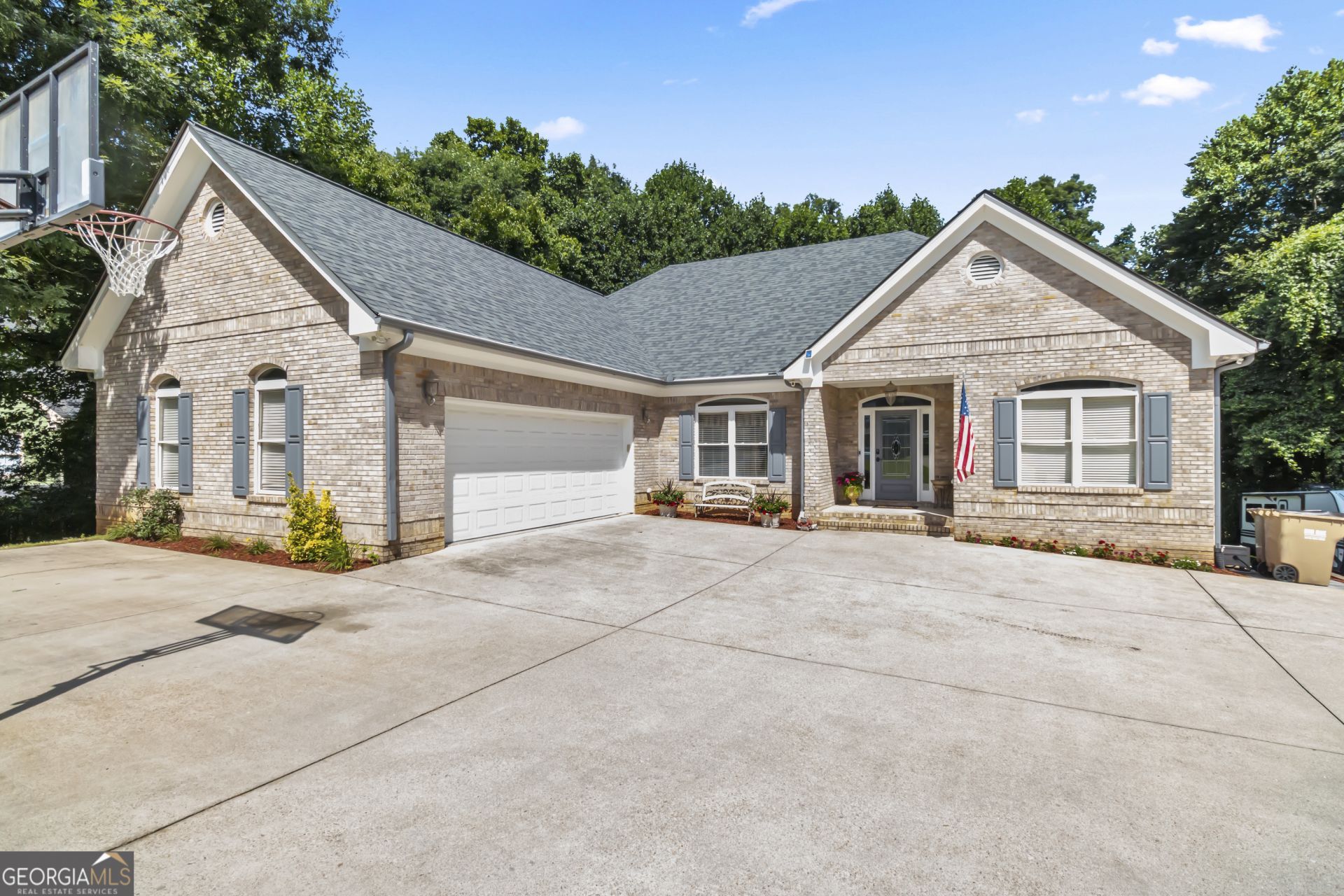 6426 Kettle Creek Way, Flowery Branch, GA 30542 Main Photo