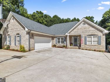 6426 Kettle Creek Way, Flowery Branch, GA 30542
