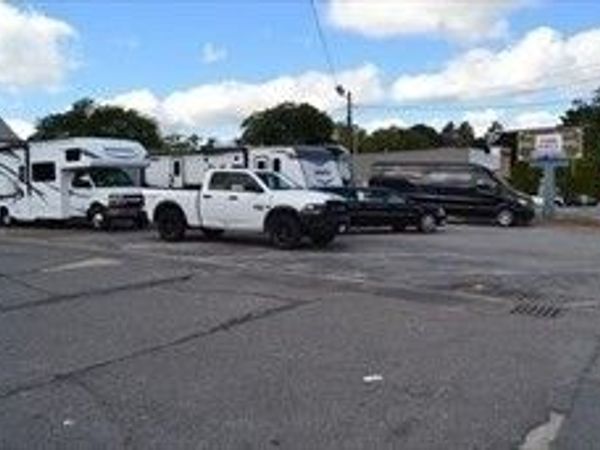 639 Rogers St, Lowell, MA 01852