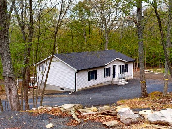 101 Arbutus Court , Milford, PA 18337