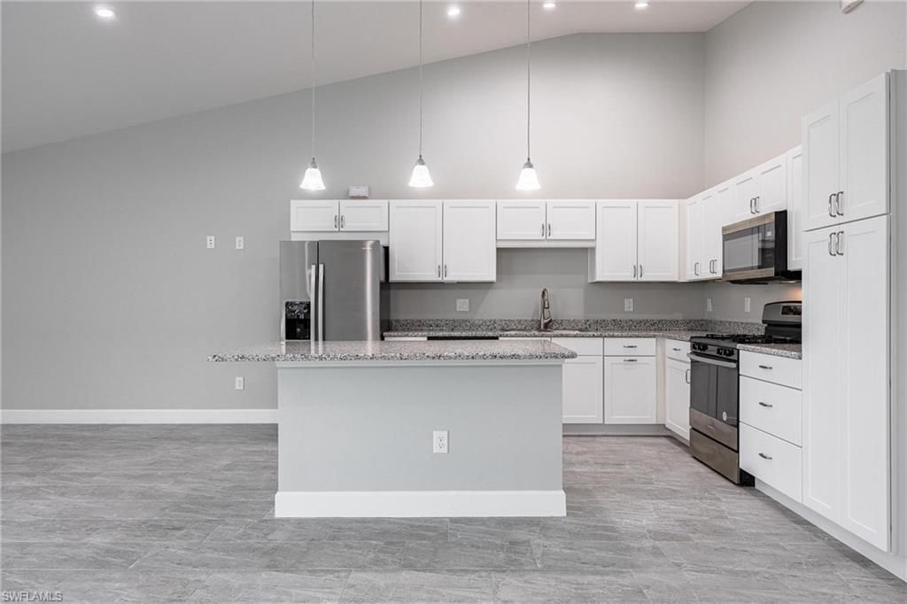 184 Village Cir, Labelle, FL 33935 Photo