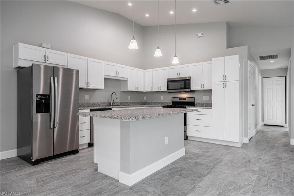 184 Village Cir, Labelle, FL 33935 Photo