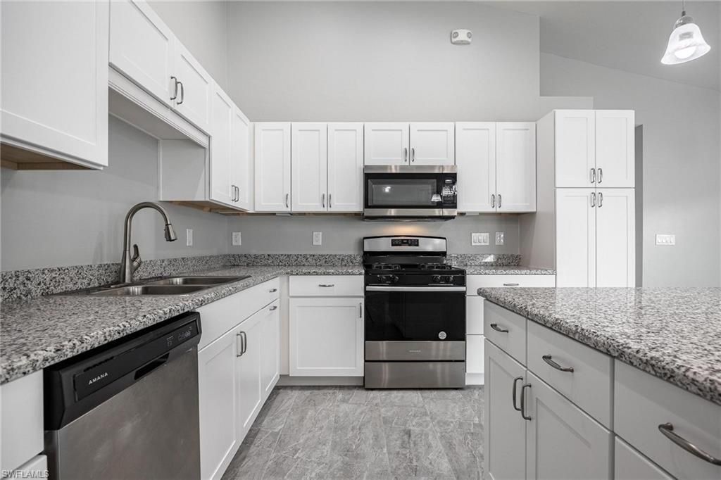 184 Village Cir, Labelle, FL 33935 Photo
