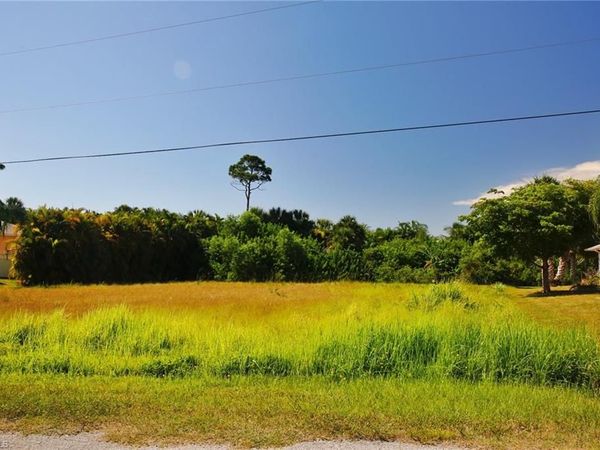 7704 Grande Pine RD , BOKEELIA, FL 33922
