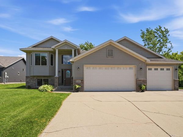 1306 Iris Lane NE, Saint Joseph, MN 56374