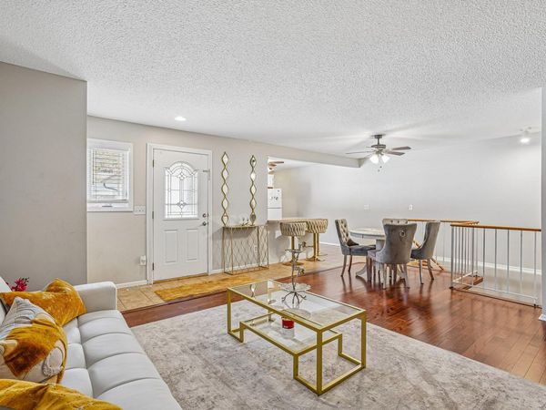 8582 134th Street W, Apple Valley, MN 55124