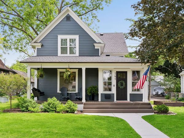 141 7th Avenue N, Hopkins, MN 55343