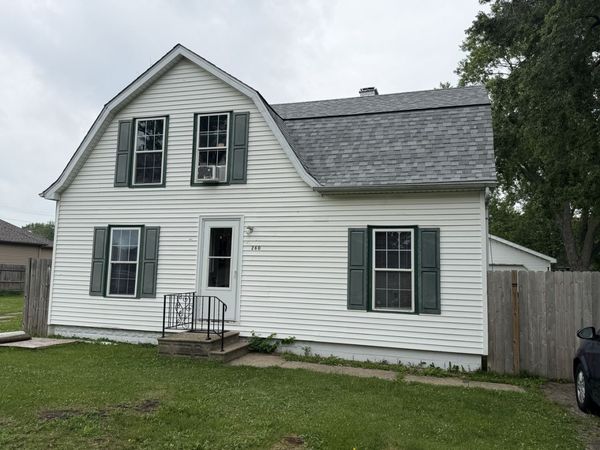 260 N Madison Avenue N, Bradley, IL 60915