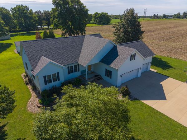 112 Pheasant Run , Woodlawn, IL 62898