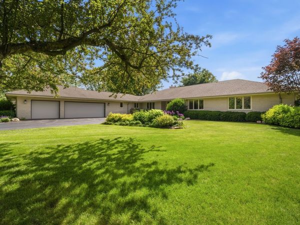 25730 N Eagle Drive , Mundelein, IL 60060
