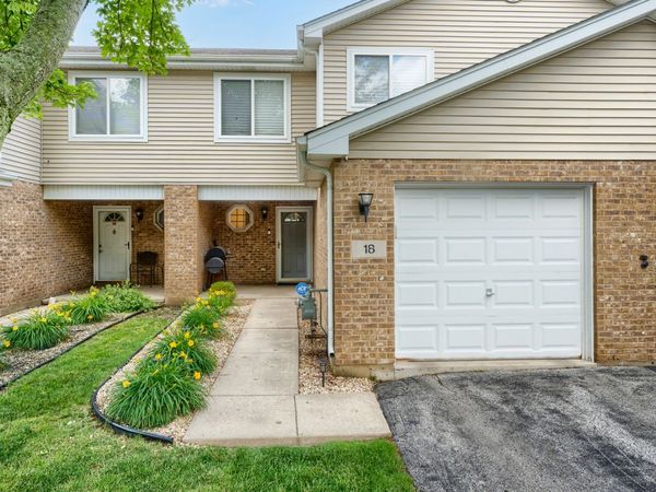 18 Forest Wood Lane , Park Forest, IL 60466