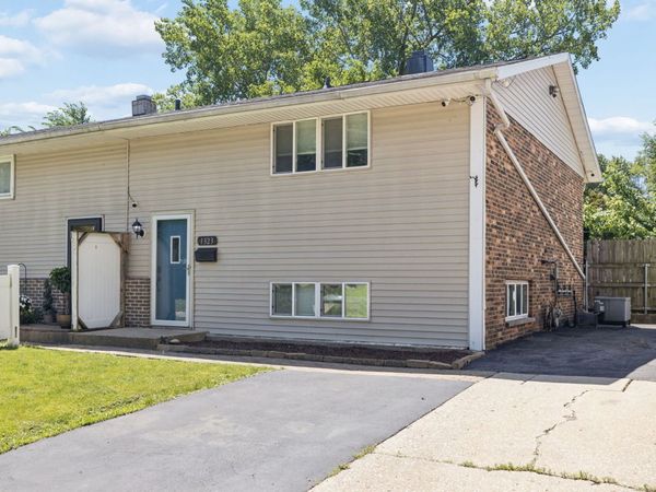 1323 Highland Avenue , Lockport, IL 60441