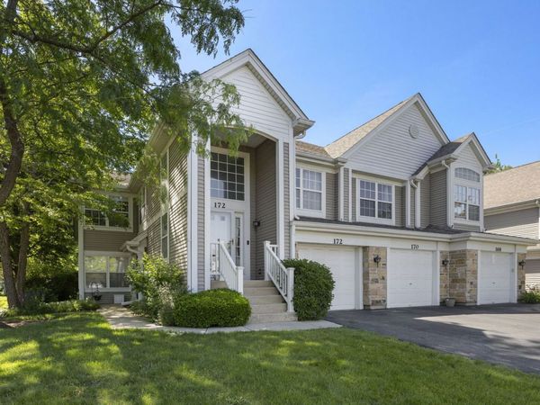 172 Concord Lane , Unit 172, Carol Stream, IL 60188