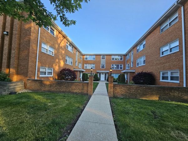 6925 W 64th Place , Unit 2f, Chicago, IL 60638