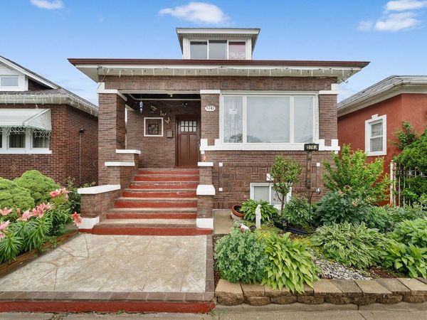 5741 S SAWYER Avenue , Chicago, IL 60629