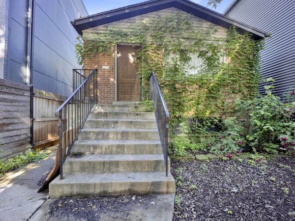 1746 N Albany Avenue , Chicago, IL 60647