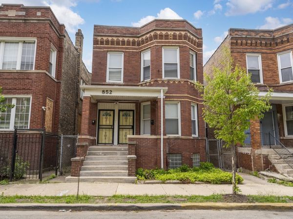 852 N Christiana Avenue , Chicago, IL 60651