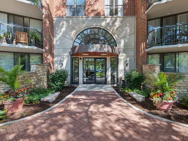 511 Aurora Avenue , Unit 615, Naperville, IL 60540