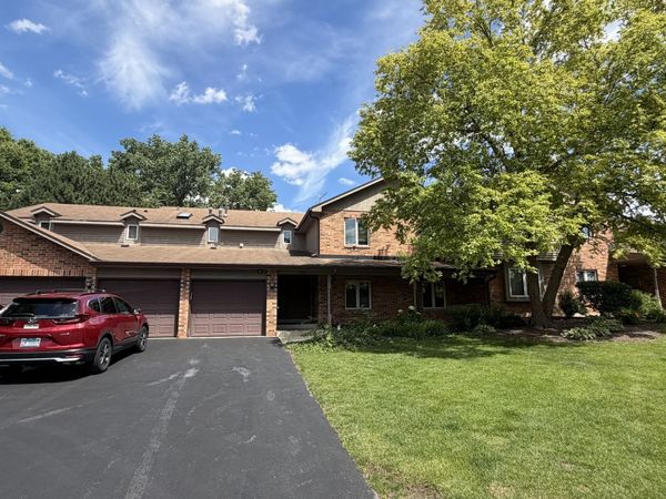 986 West Court , Unit A, Naperville, IL 60563