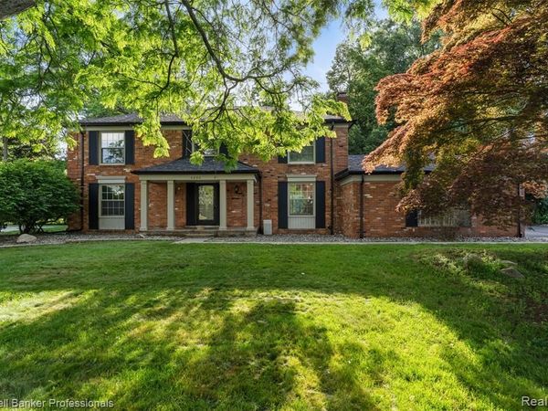 5890 Pinecroft Drive, West Bloomfield Twp, MI 48322