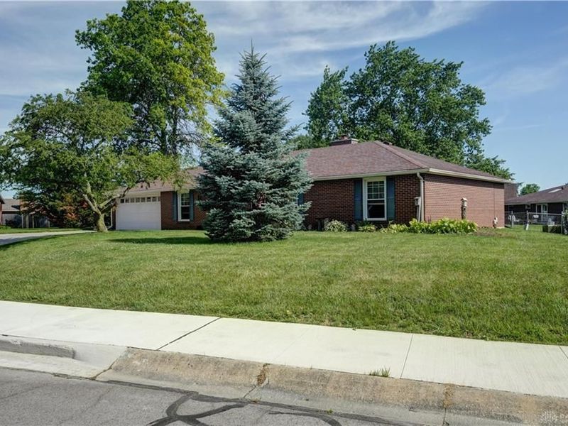 110 Fairfax Court, Greenville, OH 45331 Photo 3