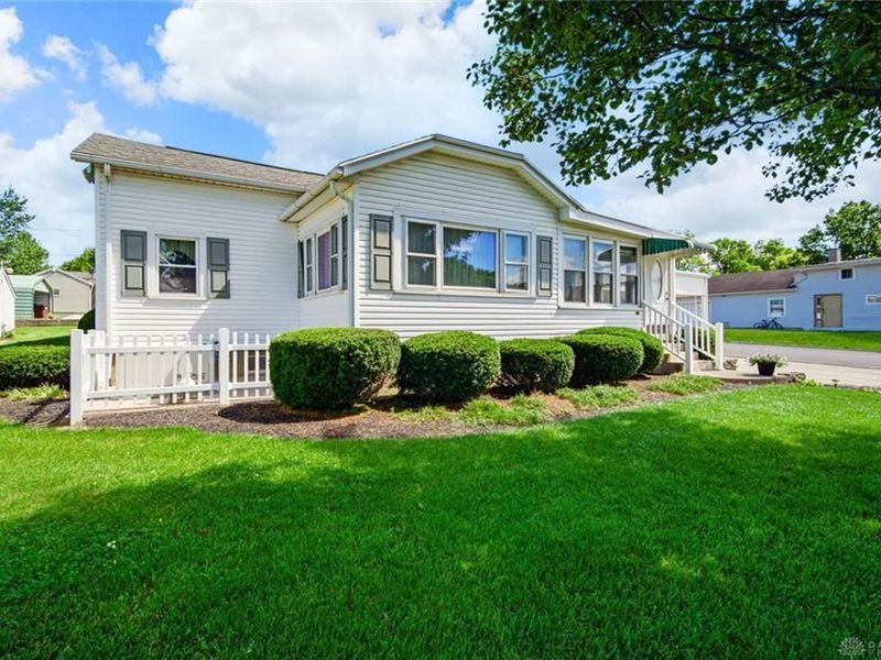 501 W Center Street, Farmersville, OH 45325 Photo 3