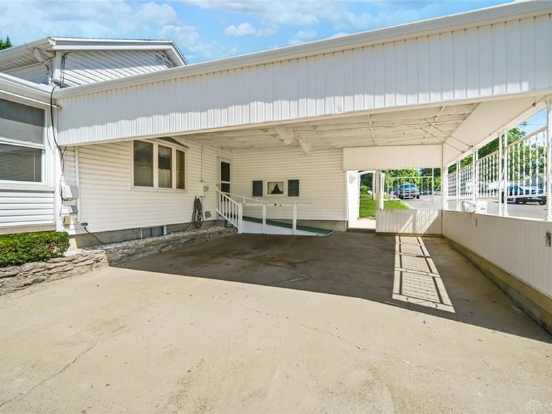 501 W Center Street, Farmersville, OH 45325 Photo 4