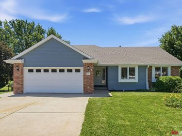 5311 Hallshire Court, Lincoln, NE 68516