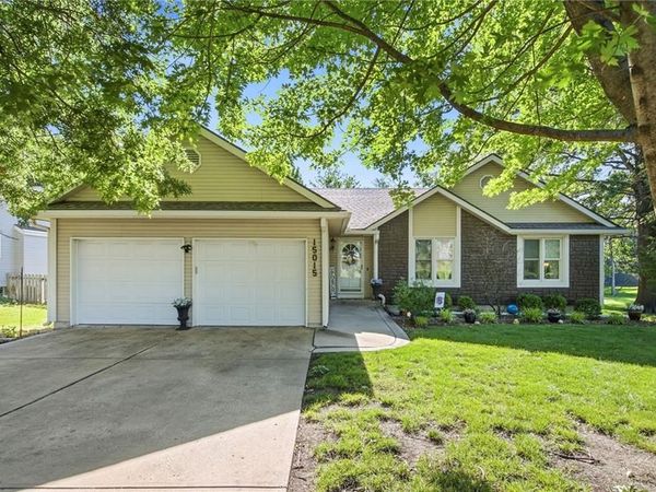 15015 Broadmoor Street, Overland Park, KS 66223