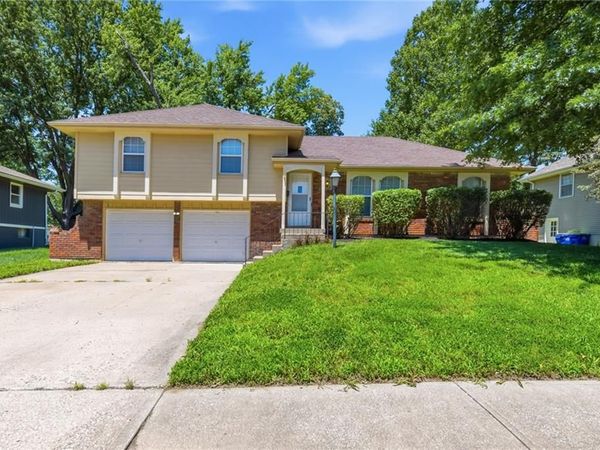 7408 E 127th Place, Grandview, MO 64030