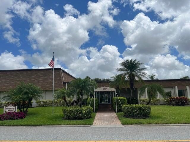 23 Abbey Lane, Unit 208, Delray Beach, FL 33446 Photo