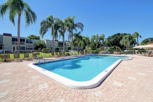 23 Abbey Lane, Unit 208, Delray Beach, FL 33446 Photo