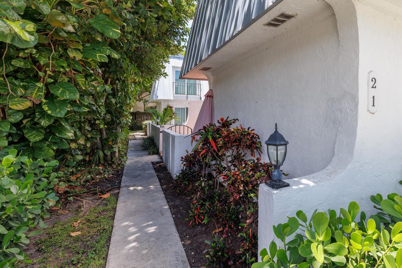 106 Linda Lane, Unit 1, Palm Beach Shores, FL 33404 Photo